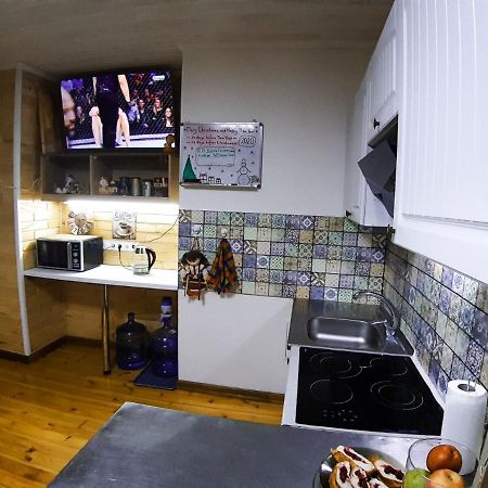 Отель "Swallow House" Cerkasî Exterior foto