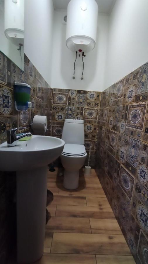 Отель "Swallow House" Cerkasî Exterior foto