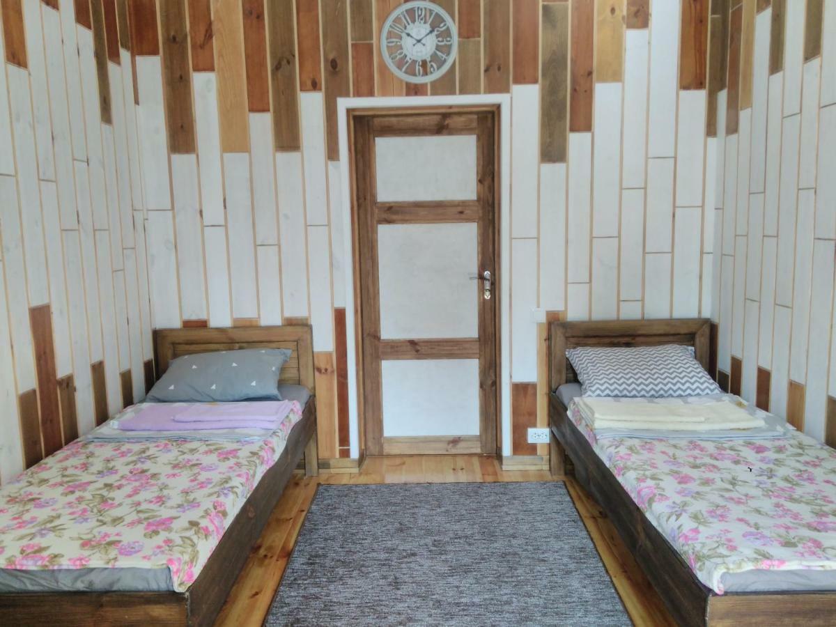 Отель "Swallow House" Cerkasî Exterior foto